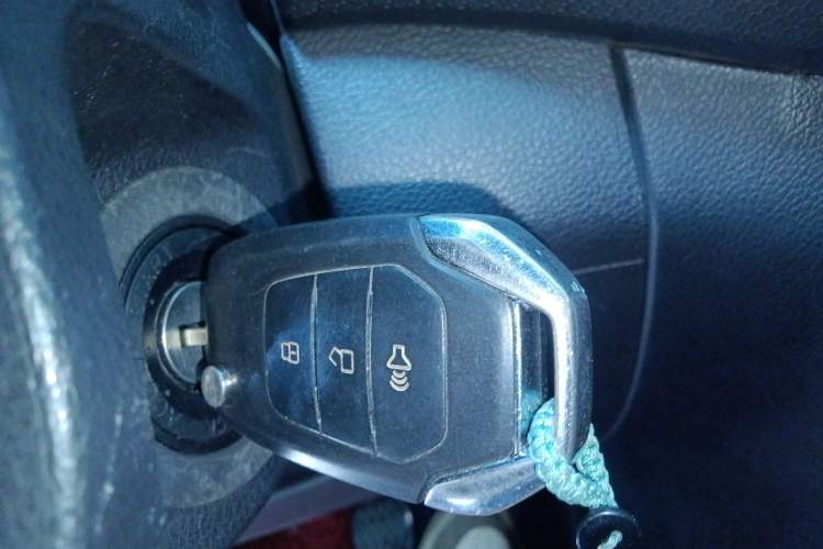 Used SAIC MAXUS T60 2017 2.4L Gasoline Manual 4x4 High-Profile Elite Standard Cabin Interior 1