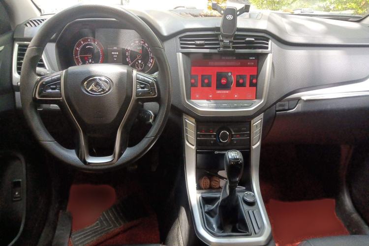 Used SAIC MAXUS T60 2017 2.4L Gasoline Manual 4x4 High-Profile Elite Standard Cabin Interior 2