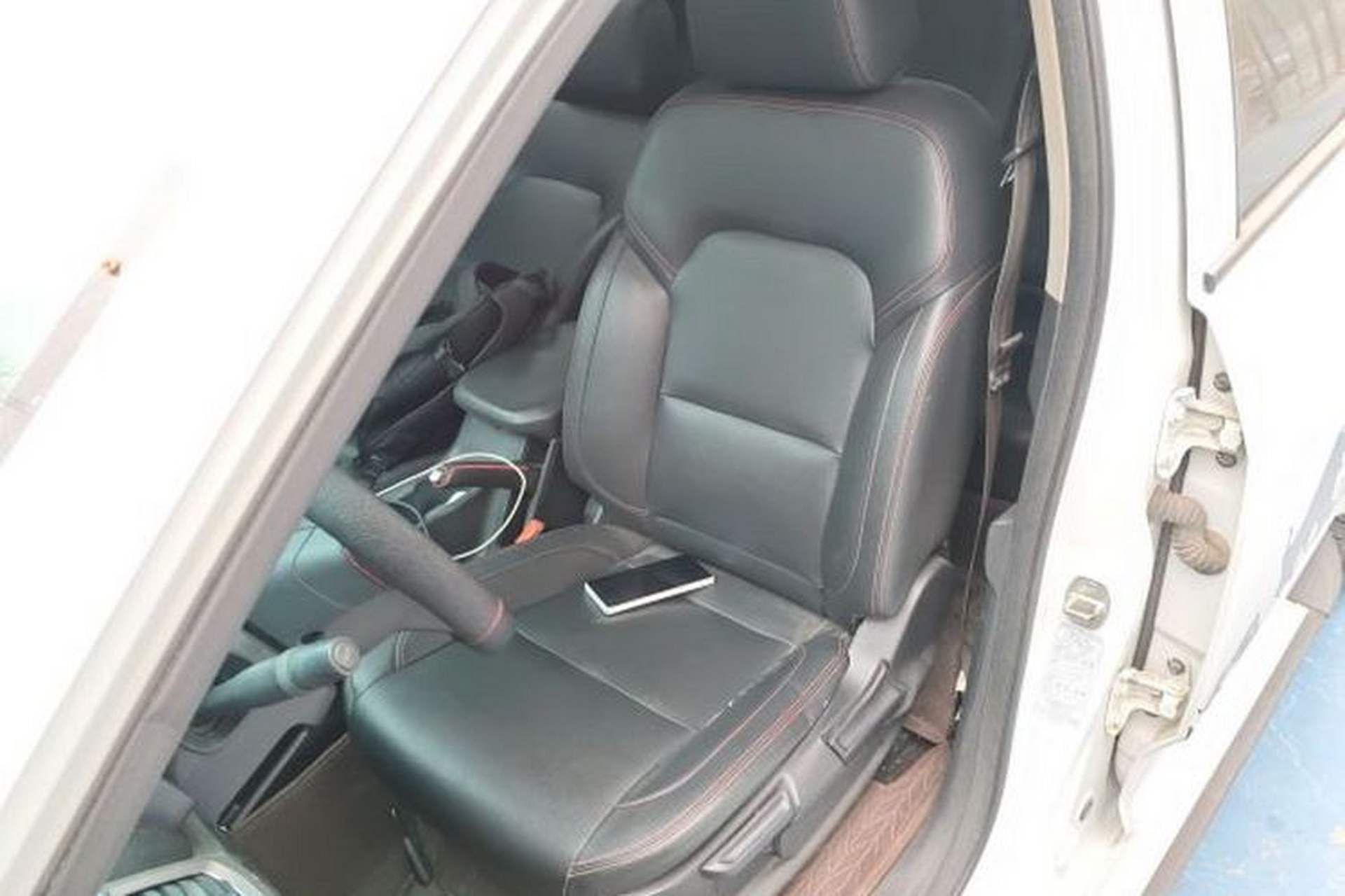Used SAIC MAXUS T60 2017 2.0T Gasoline Automatic 4x4 High-Ride Elite Standard Cabin Interior 3