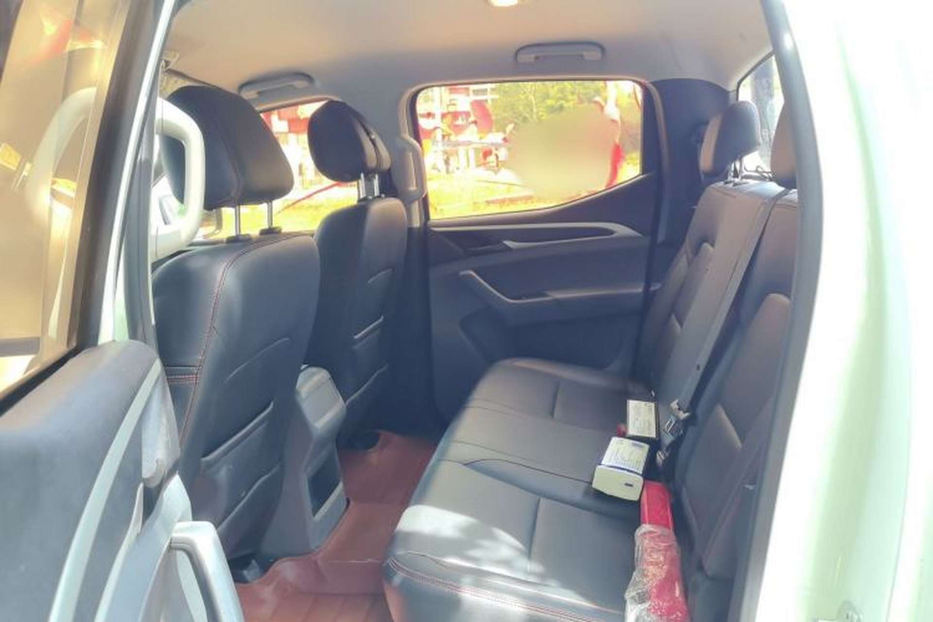 Used SAIC MAXUS T60 2017 2.0T Gasoline Automatic Two-Wheel Drive High-Ride Comfort-Grade Standard Cabin Interior 4