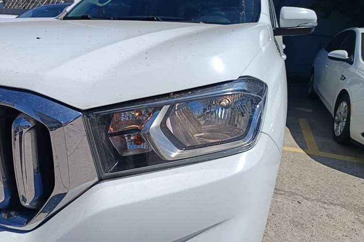 Used SAIC MAXUS T60 2017 2.0T Gasoline Automatic Two-Wheel Drive High-Ride Elite Standard Cabin Left Front Headlight