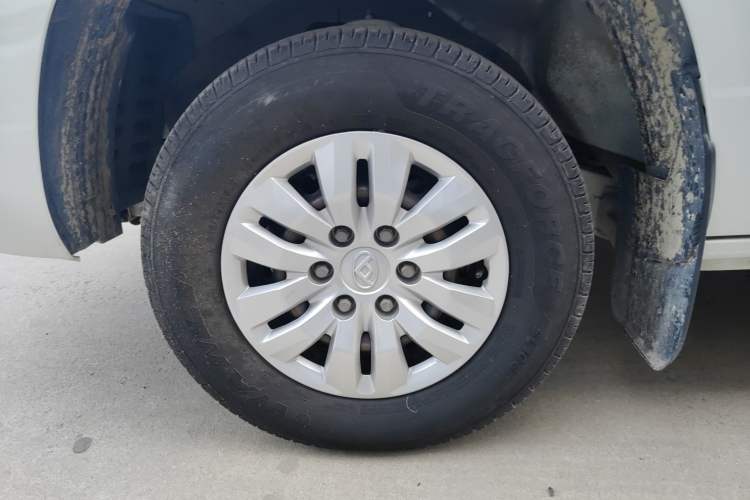 Used SAIC MAXUS T60 2017 2.4L Gasoline Manual Transmission Two-Wheel Drive Low-Profile Comfort Edition Standard Cabin Left Front Wheel Hub