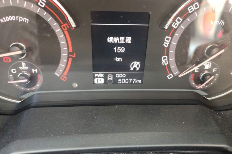 Used SAIC MAXUS T60 2017 2.0T Gasoline Automatic Two-Wheel Drive High-Ride Elite Standard Cabin Odometer Close Up