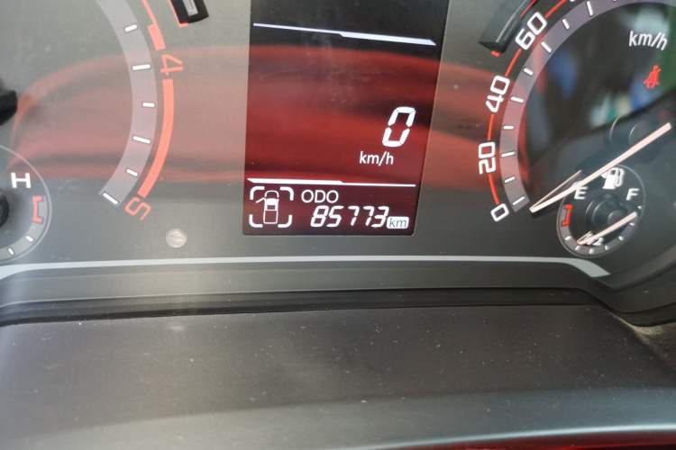 Used SAIC MAXUS T60 2017 2.8T Diesel Manual Two-Wheel Drive High-Ride Comfort Plus Long-Body Emission Standard V Odometer Close Up