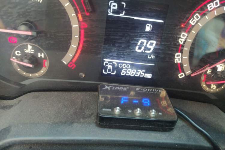 Used SAIC MAXUS T60 2017 2.8T Diesel Automatic 2WD High-Ride Comfort Plus Long-Body Emission Standard V Odometer Close Up