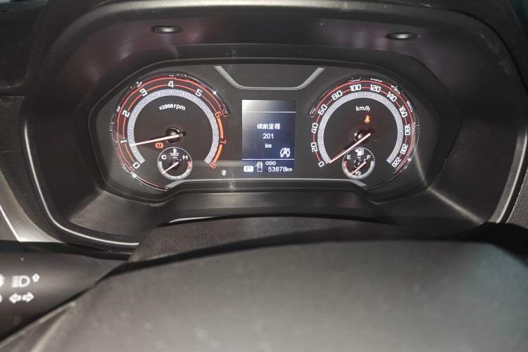 Used SAIC MAXUS T60 2017 2.0T Gasoline Automatic Two-Wheel Drive High-Ride Elite Standard Cabin Odometer Close Up