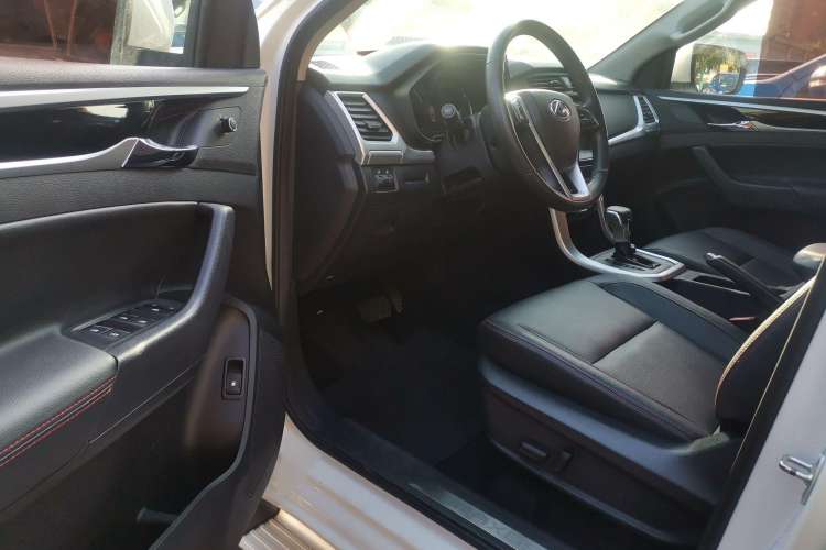 Used SAIC MAXUS T60 2017 2.0T Gasoline Automatic 4x4 High-Profile Luxury Standard Cab Right Front Seat