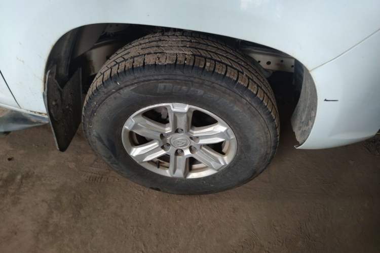 Used SAIC MAXUS T60 2017 2.8T Diesel Manual Two-Wheel Drive High-Ride Comfort Plus Long-Body Emission Standard V Right Front Wheel Hub