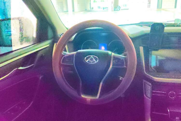 Used SAIC MAXUS T60 2017 2.8T Diesel Automatic 2WD High-Ride Elite Version Standard Cab China V Emission Standard Steering Wheel