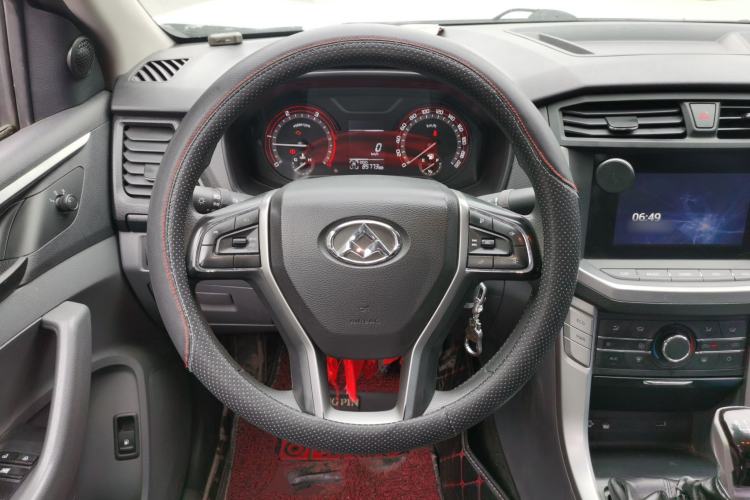 Used SAIC MAXUS T60 2017 2.8T Diesel Manual Two-Wheel Drive High-Ride Comfort Plus Long-Body Emission Standard V Steering Wheel