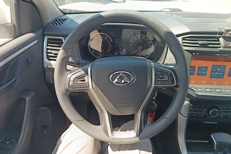 Used SAIC MAXUS T60 2017 2.0T Gasoline Automatic Two-Wheel Drive High-Ride Elite Standard Cabin Steering Wheel