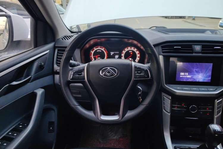 Used SAIC MAXUS T60 2017 2.4L Gasoline Manual Transmission Two-Wheel Drive Low-Profile Comfort Edition Standard Cabin Steering Wheel