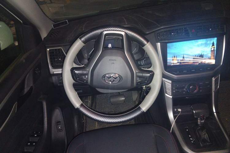 Used SAIC MAXUS T60 2017 2.0T Gasoline Automatic Two-Wheel Drive High-Ride Elite Standard Cabin Steering Wheel