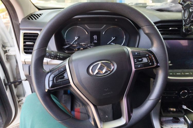 Used SAIC MAXUS T60 2017 2.0T Gasoline Automatic Two-Wheel Drive High-Ride Comfort-Grade Standard Cabin Steering Wheel