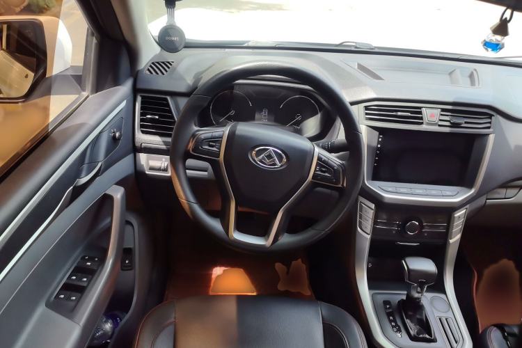 Used SAIC MAXUS T60 2017 2.0T Gasoline Automatic Two-Wheel Drive High-Ride Comfort-Grade Standard Cabin Steering Wheel