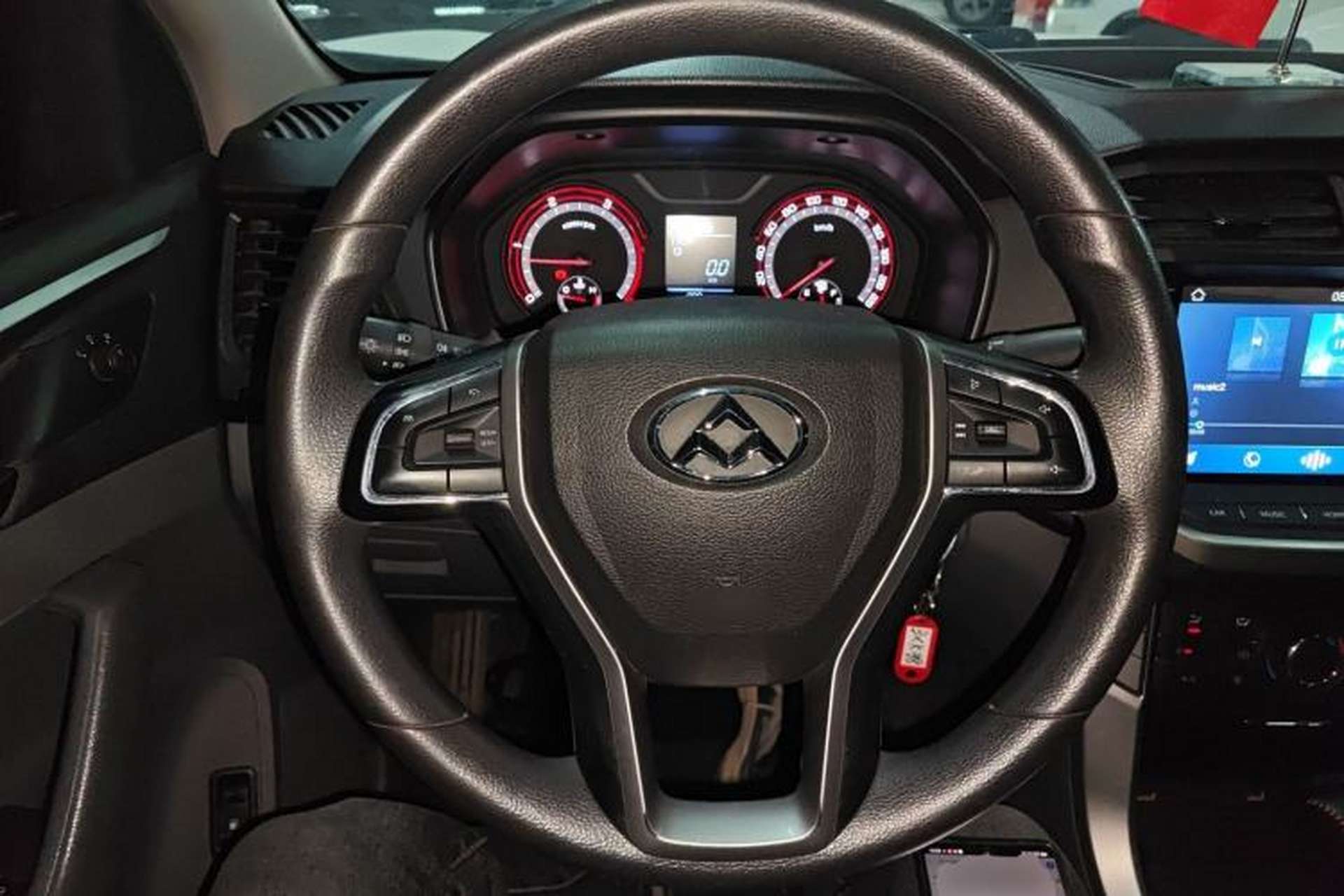 Used SAIC MAXUS T60 2017 2.8T Diesel Automatic 4x4 High-Ride Comfort Edition Standard Cabin China V Emission Standard Steering Wheel
