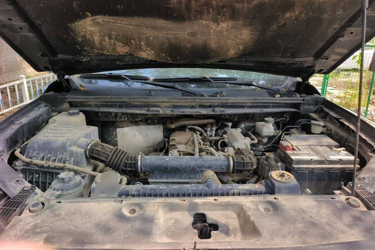 Used SAIC MAXUS T60 2019 2.4L Gasoline Manual Two-Wheel-Drive High-Ride Pioneer Edition Standard Cab Engine Bay