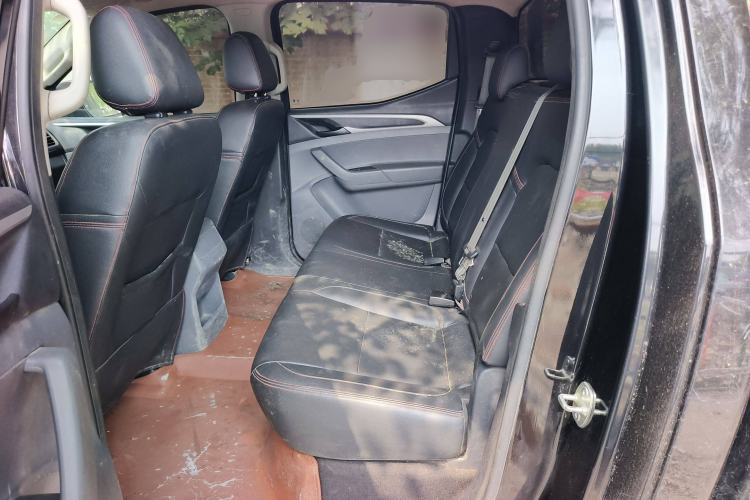 Used SAIC MAXUS T60 2019 2.4L Gasoline Manual Two-Wheel-Drive High-Ride Pioneer Edition Standard Cab Left Rear Seat