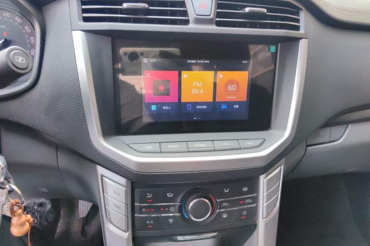 Used SAIC MAXUS T60 2019 2.8T Diesel Automatic 4x4 High-Ride Pioneer Edition Long-Body Emission Standard V Audio And AC Panel