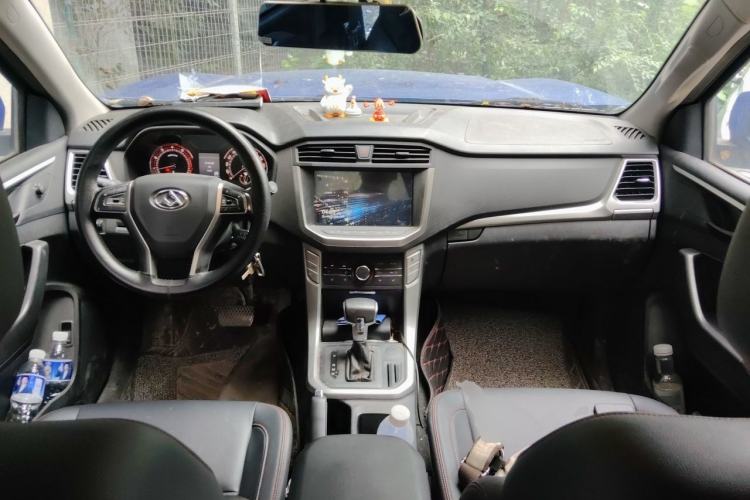 Used SAIC MAXUS T60 2019 2.0T Gasoline Automatic Two-Wheel Drive High-Profile Elite Version Standard Cabin China VI Standard Center Console