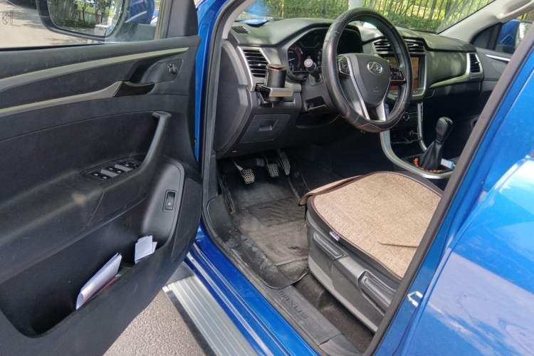 Used SAIC MAXUS T60 2019 2.4L Gasoline Manual 4x4 High-Profile Pioneer Edition Standard Cabin Driver Seat