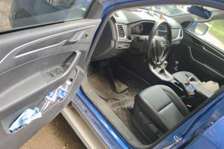 Used SAIC MAXUS T60 2019 2.0T Gasoline Automatic Two-Wheel Drive High-Profile Elite Version Standard Cabin China VI Standard Driver Seat