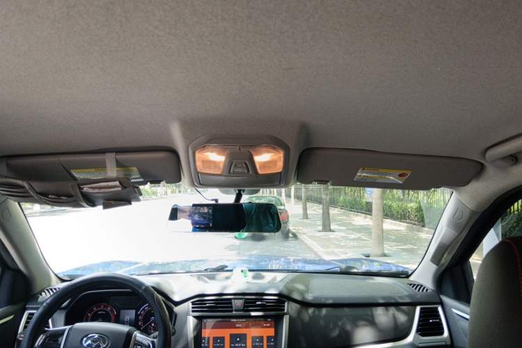 Used SAIC MAXUS T60 2019 2.4L Gasoline Manual 4x4 High-Profile Pioneer Edition Standard Cabin Headliner