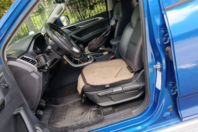 Used SAIC MAXUS T60 2019 2.4L Gasoline Manual 4x4 High-Profile Pioneer Edition Standard Cabin Left Front Seat