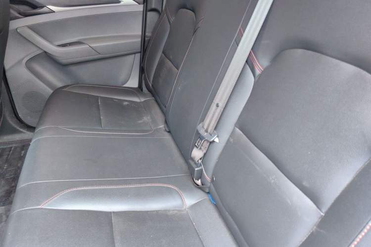 Used SAIC MAXUS T60 2019 2.8T Diesel Automatic 4x4 High-Ride Pioneer Edition Long-Body Emission Standard V Left Rear Seat