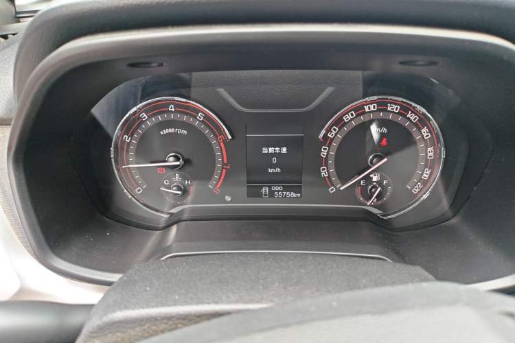 Used SAIC MAXUS T60 2019 2.4L Gasoline Manual Two-Wheel-Drive High-Ride Pioneer Edition Standard Cab Odometer Close Up