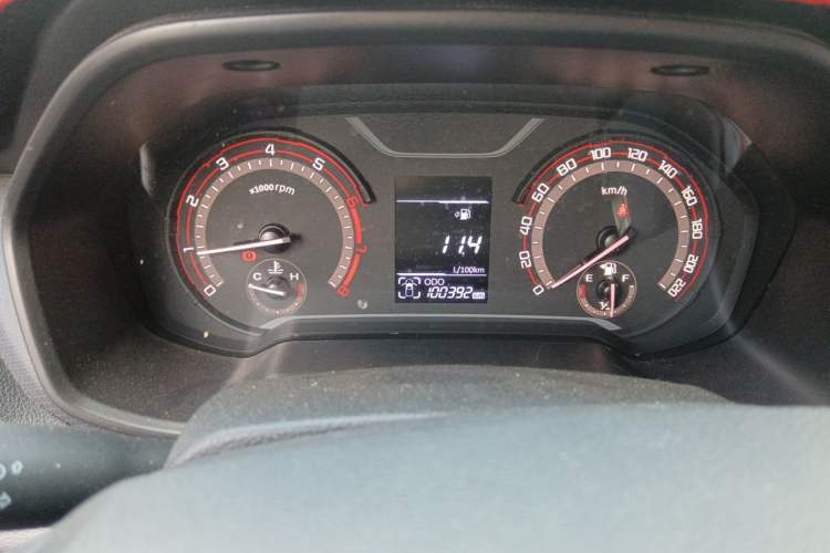 Used SAIC MAXUS T60 2019 2.4L Gasoline Manual Two-Wheel-Drive High-Ride Pioneer Edition Standard Cab Odometer Close Up