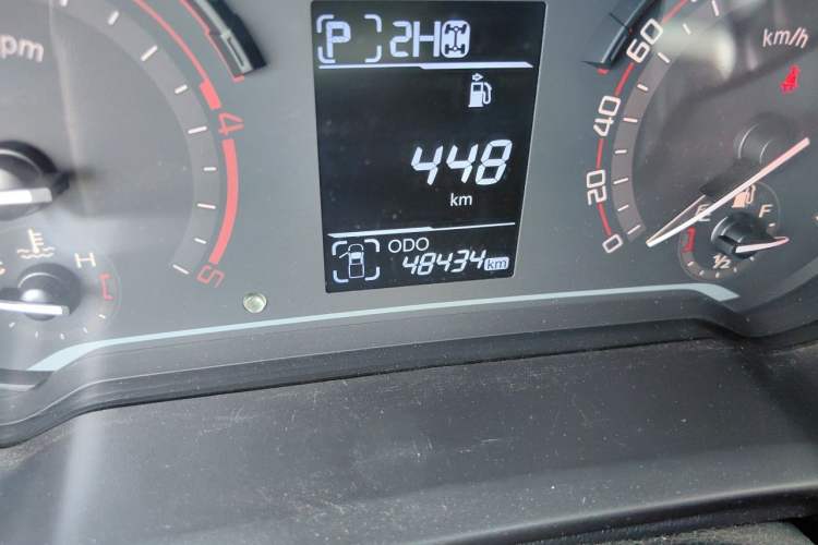 Used SAIC MAXUS T60 2019 2.8T Diesel Automatic 4x4 High-Ride Pioneer Edition Long-Body Emission Standard V Odometer Close Up