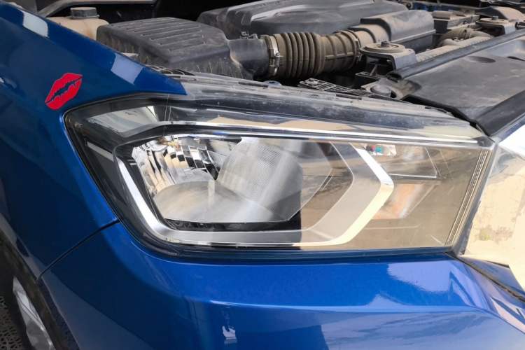 Used SAIC MAXUS T60  Right Front Headlight