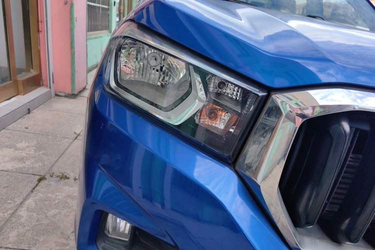 Used SAIC MAXUS T60 2019 2.8T Diesel Automatic 4x4 High-Ride Pioneer Edition Long-Body Emission Standard V Right Front Headlight