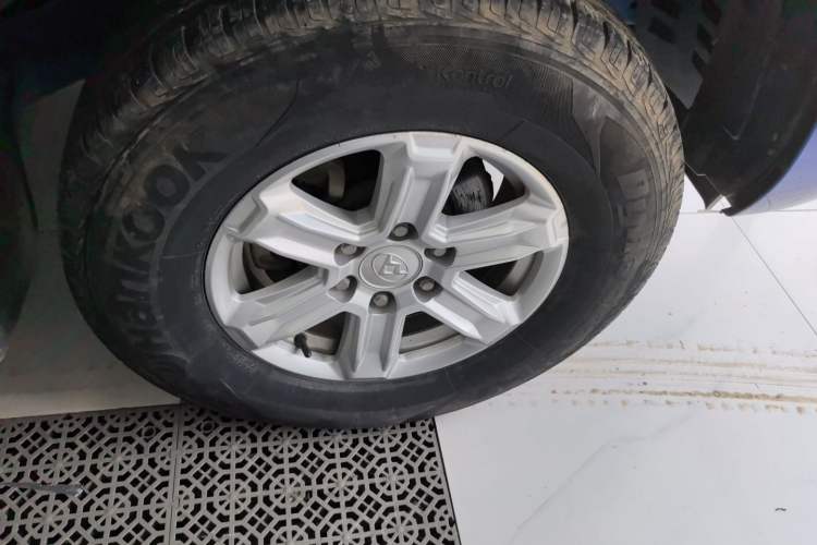 Used SAIC MAXUS T60  Right Front Wheel Hub