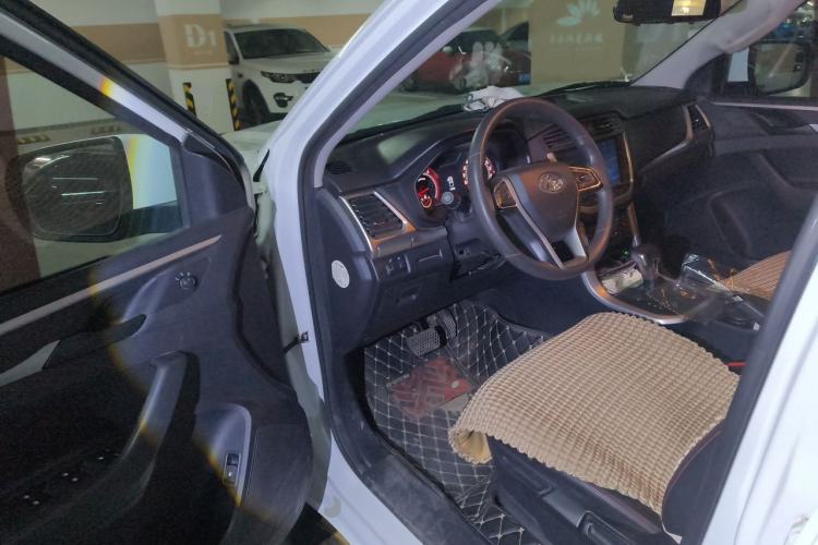 Used SAIC MAXUS T60 2019 2.0T Gasoline Automatic Two-Wheel Drive High-Profile Elite Version Standard Cabin China VI Standard Driver Seat