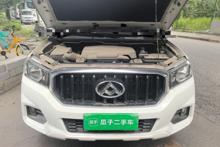 Used SAIC MAXUS T60 2019 2.0T Gasoline Automatic Transmission Two-Wheel Drive High Ground Clearance Comfort Edition Standard Cabin China VI Emmission Standards Engine Bay