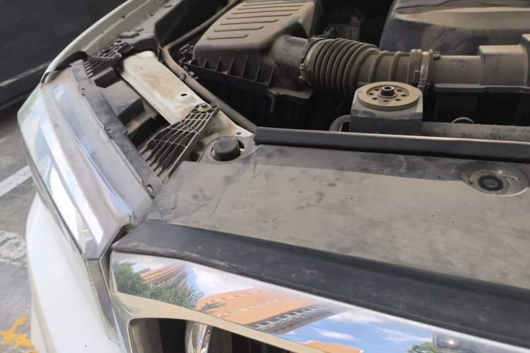 Used SAIC MAXUS T60  Engine Bay Right