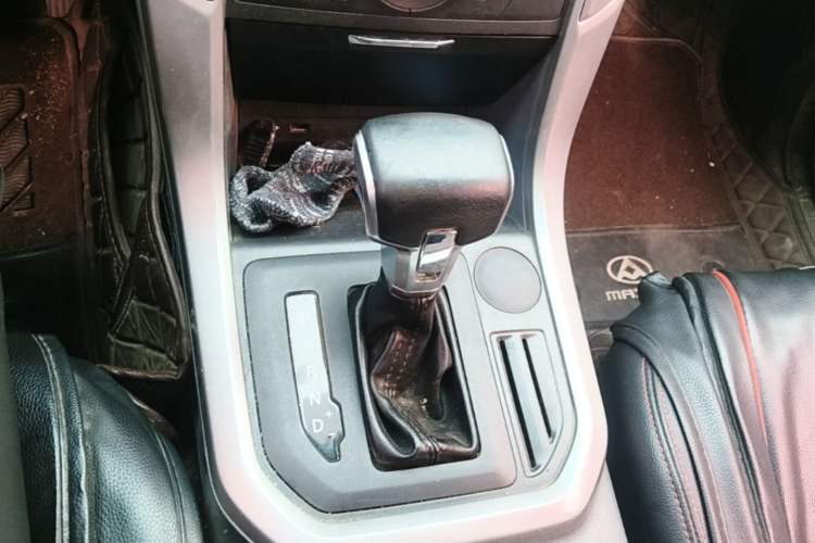 Used SAIC MAXUS T60 2019 2.0T Gasoline Automatic Transmission Two-Wheel Drive High Ground Clearance Comfort Edition Standard Cabin China VI Emmission Standards Gear Lever