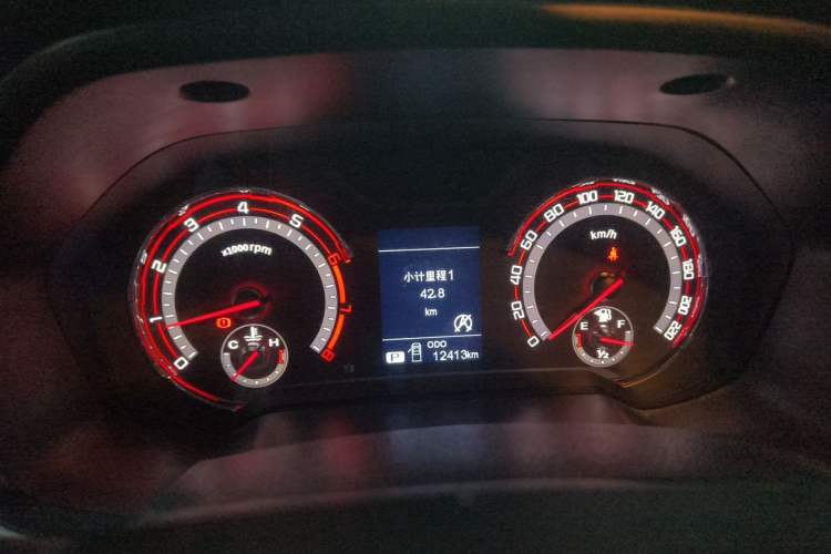 Used SAIC MAXUS T60 2019 2.0T Gasoline Automatic Two-Wheel Drive High-Profile Elite Version Standard Cabin China VI Standard Instrument Cluster