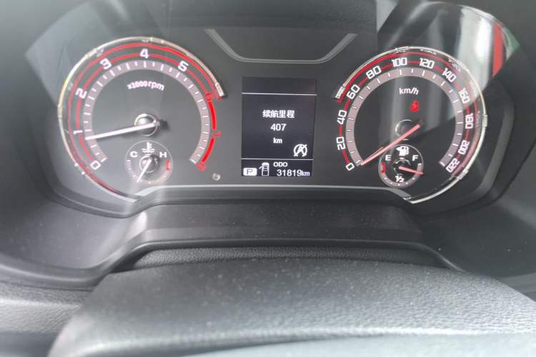Used SAIC MAXUS T60 2019 2.0T Gasoline Automatic Transmission Two-Wheel Drive High Ground Clearance Comfort Edition Standard Cabin China VI Emmission Standards Odometer Close Up