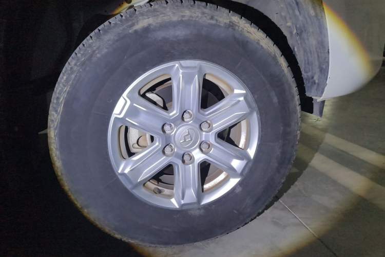 Used SAIC MAXUS T60 2019 2.0T Gasoline Automatic Two-Wheel Drive High-Profile Elite Version Standard Cabin China VI Standard Right Front Wheel Hub