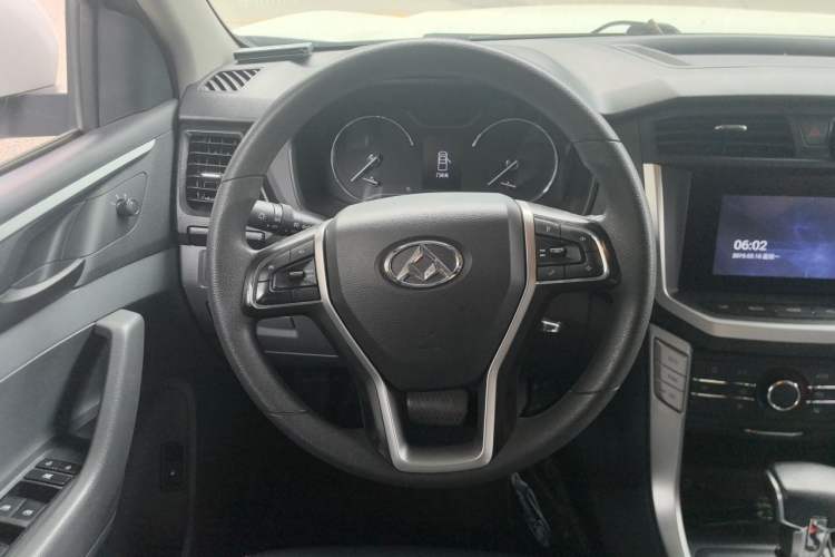 Used SAIC MAXUS T60 2019 2.0T Gasoline Automatic Transmission Two-Wheel Drive High Ground Clearance Comfort Edition Standard Cabin China VI Emmission Standards Steering Wheel