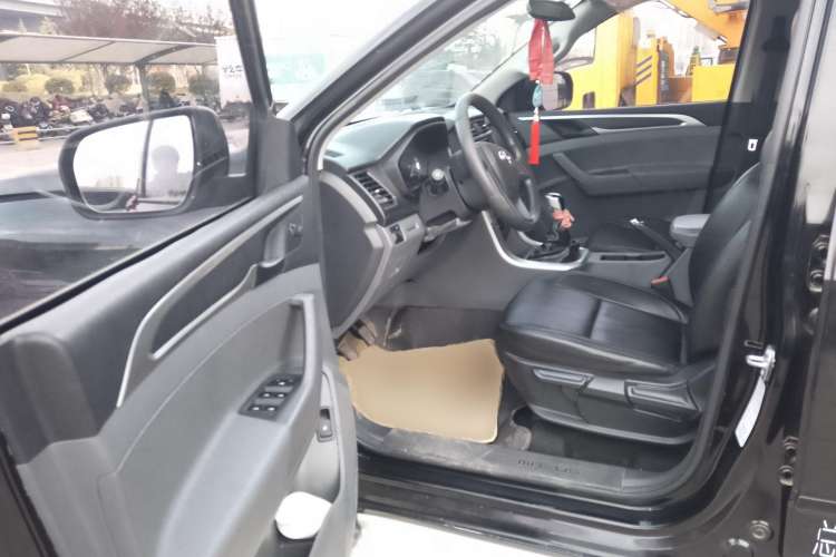 Used SAIC MAXUS T60 2020 2.0T Diesel Manual Two-Wheel Drive High-Ride Pioneer Edition Long Wheelbase China VI Standard Driver Seat