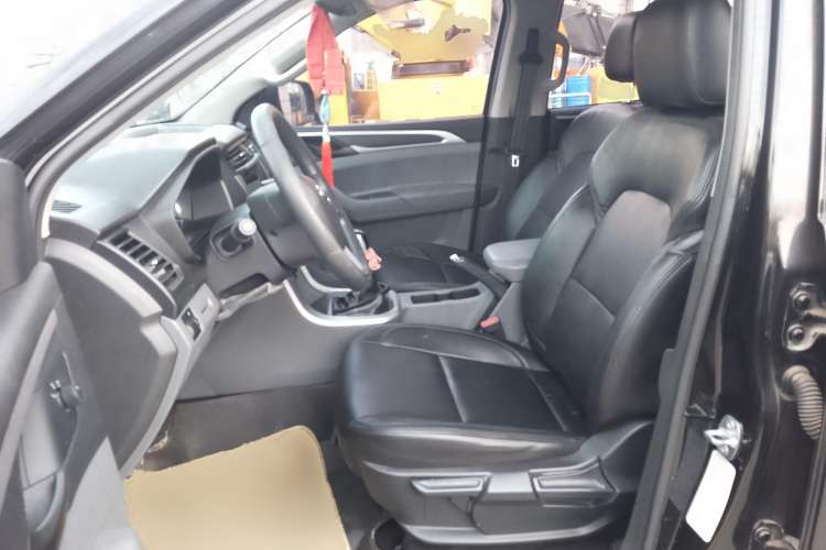 Used SAIC MAXUS T60 2020 2.0T Diesel Manual Two-Wheel Drive High-Ride Pioneer Edition Long Wheelbase China VI Standard Left Front Seat