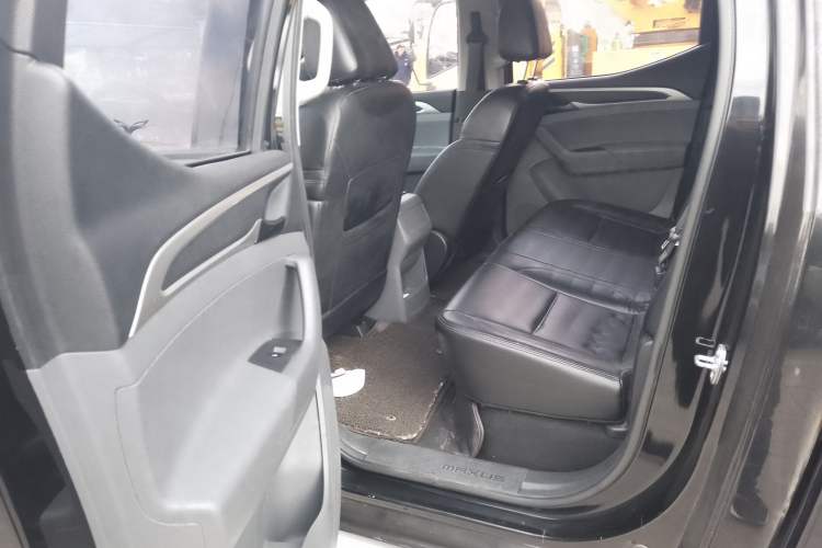 Used SAIC MAXUS T60 2020 2.0T Diesel Manual Two-Wheel Drive High-Ride Pioneer Edition Long Wheelbase China VI Standard Left Rear Seat