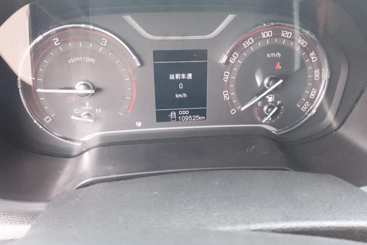 Used SAIC MAXUS T60 2020 2.0T Diesel Manual Two-Wheel Drive High-Ride Pioneer Edition Long Wheelbase China VI Standard Odometer Close Up