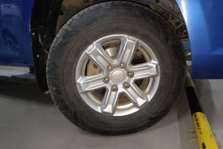 Used SAIC MAXUS T60 2020 2.0T Diesel Manual 4x4 High-Ride Pioneer Edition Long Wheelbase China VI Standard Right Front Wheel Hub