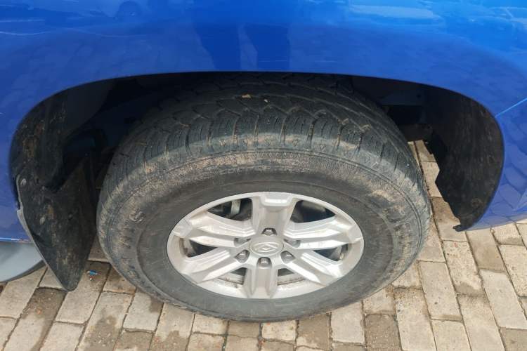 Used SAIC MAXUS T60 2020 2.0T Diesel Automatic 4x4 High-Ride Pioneer Edition Long-Body China VI Right Front Wheel Hub