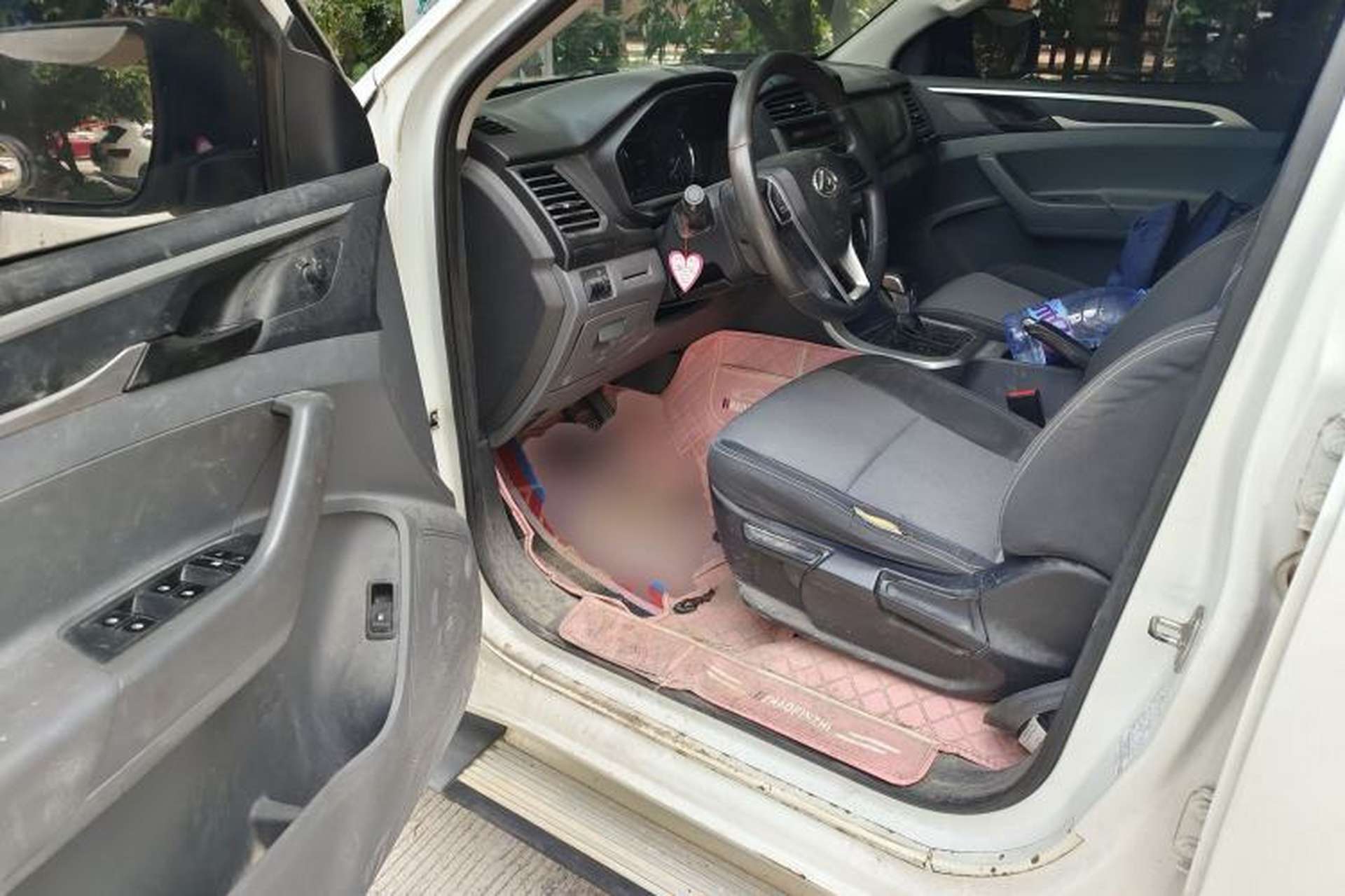 Used SAIC MAXUS T60 2020 2.0T Diesel Automatic 2WD High-Ride Pioneer Edition Long-Body China VI Driver Seat